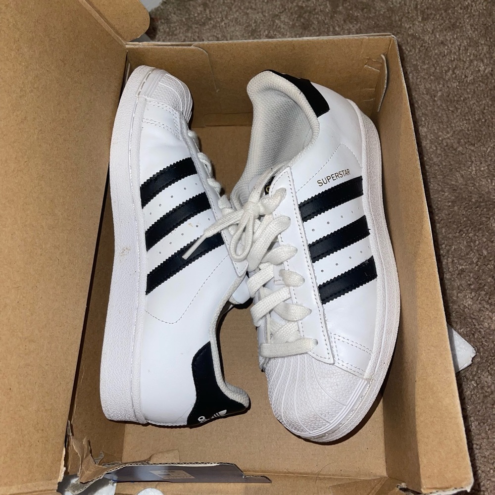 4 1/2 Adidas Superstar